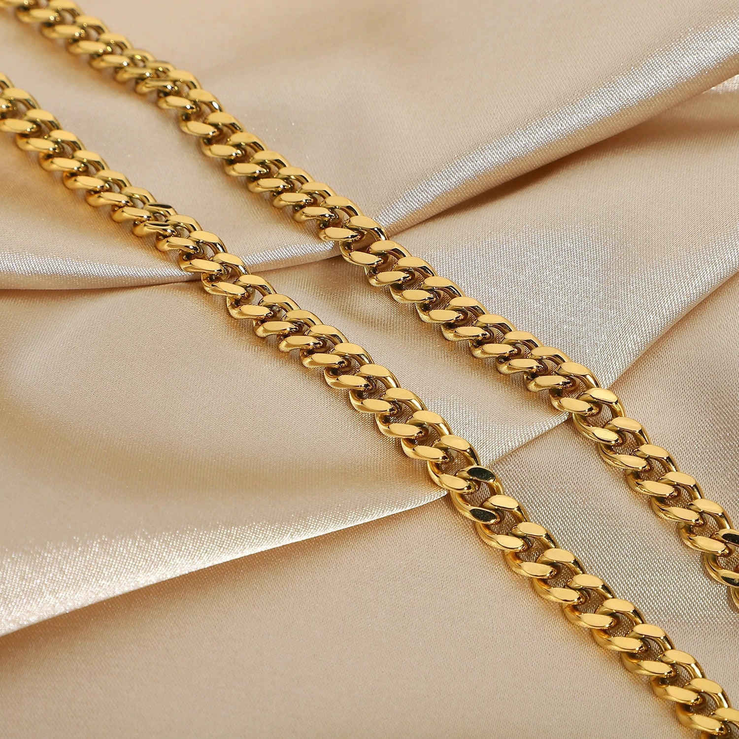 Best Trending Gold Chain Necklace for Birthday Wedding Gift Mom Wife Holiday