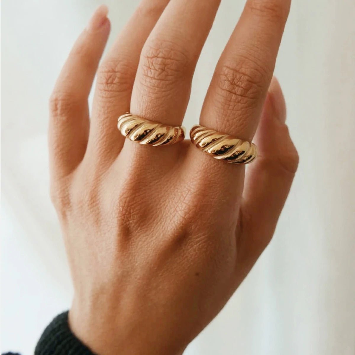 Best Trending Gold Ring for Birthday Wedding Gift Mom Wife Holiday