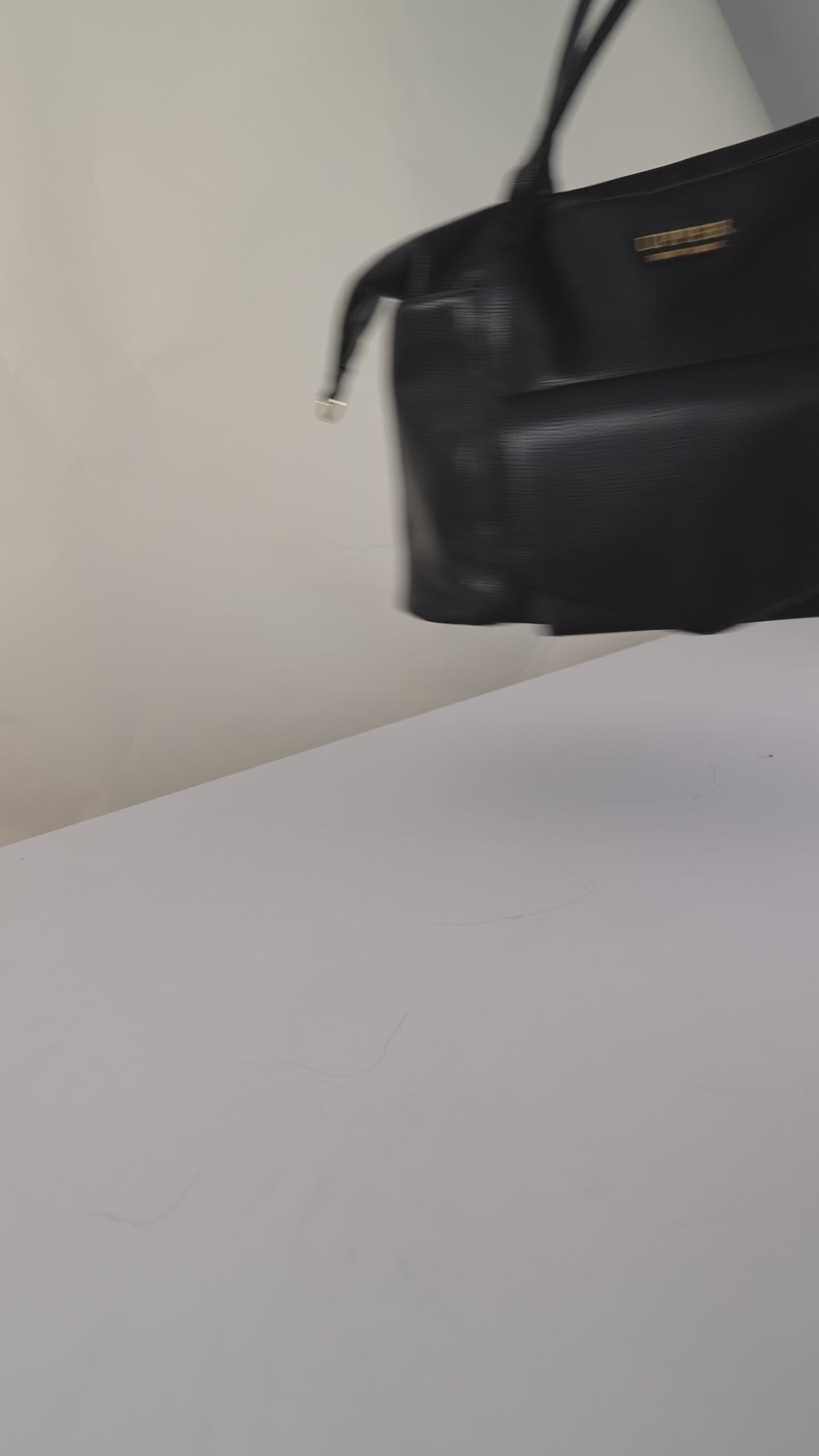 Load video: The Weekender 38L