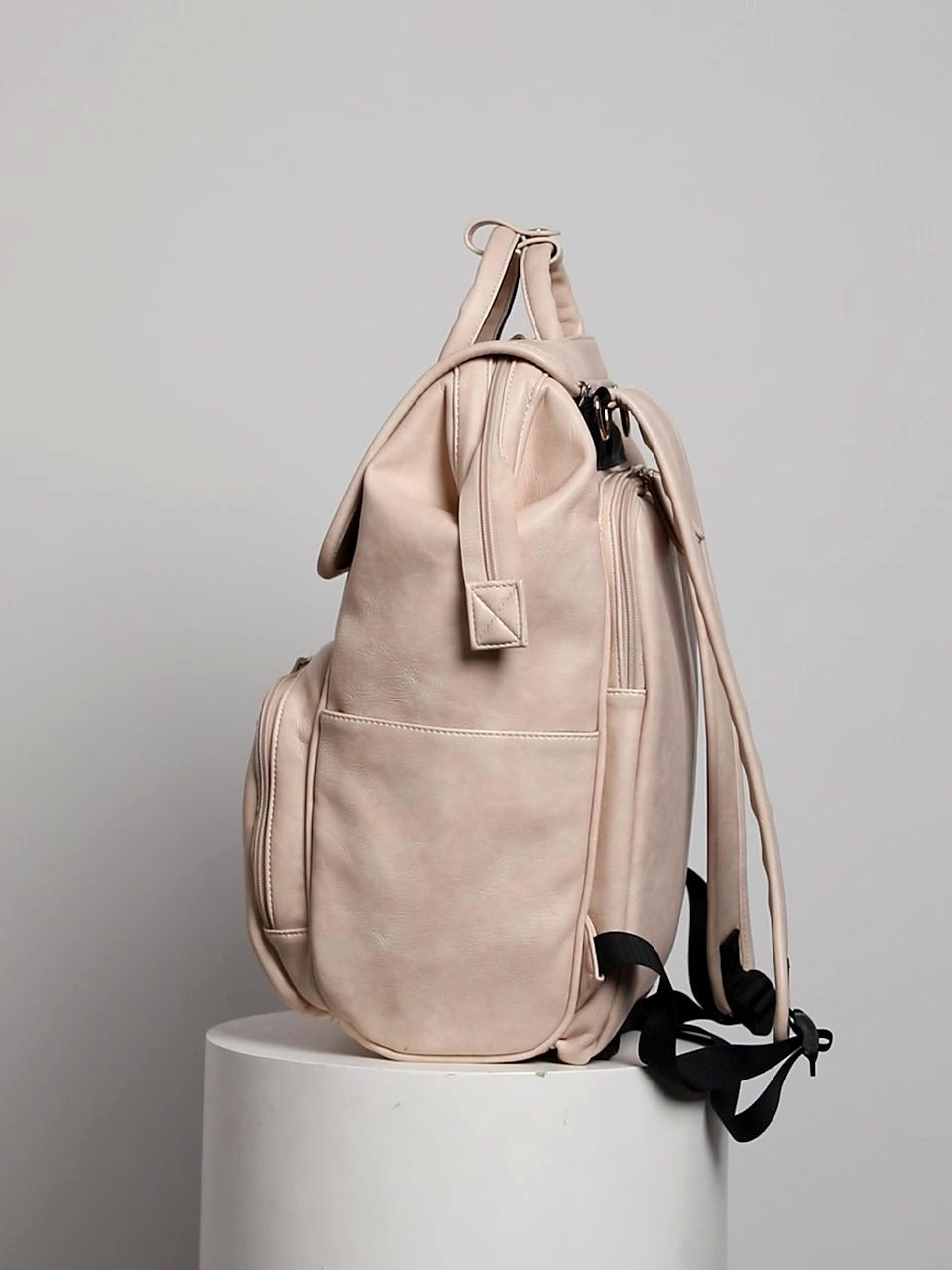 DayFlow everyday backpack for parents in beige, side view
