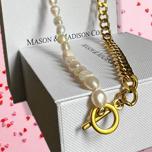 UPPER 196 - Apparel & Accessories > Jewelry > Necklaces Gold Vermeil Mason & Madison Half Chain Pearl Necklace