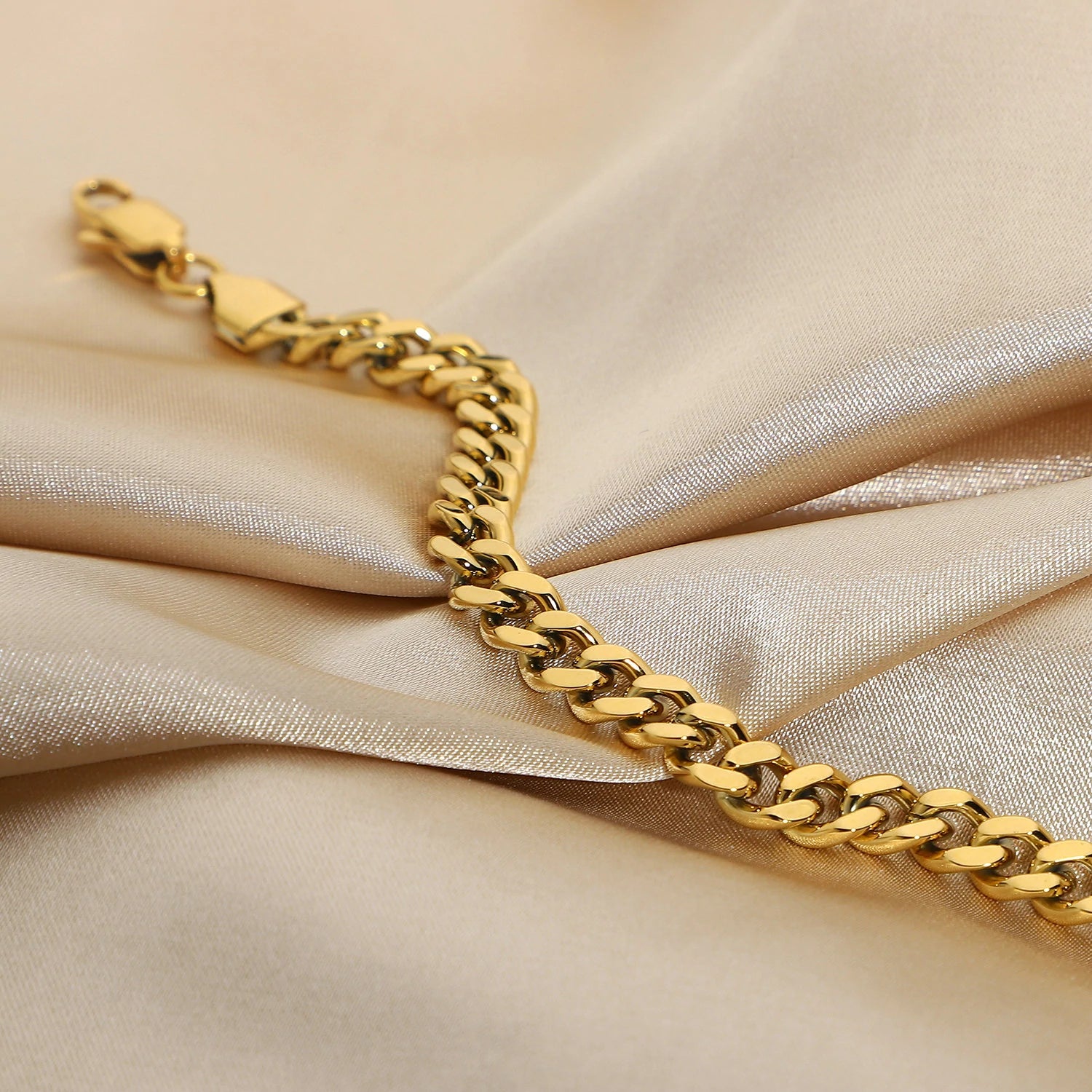 Women's Gold Chain Necklace - Best Cable Chain Necklace for Women